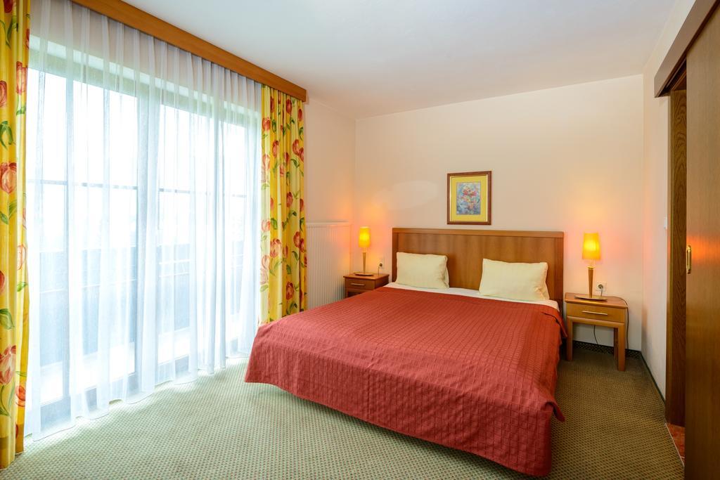 Hotel-Pension Schwaighofen Eugendorf Zimmer foto