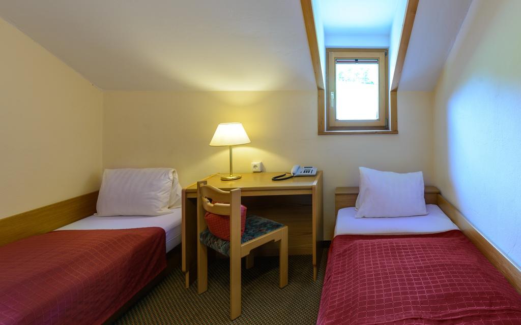 Hotel-Pension Schwaighofen Eugendorf Zimmer foto